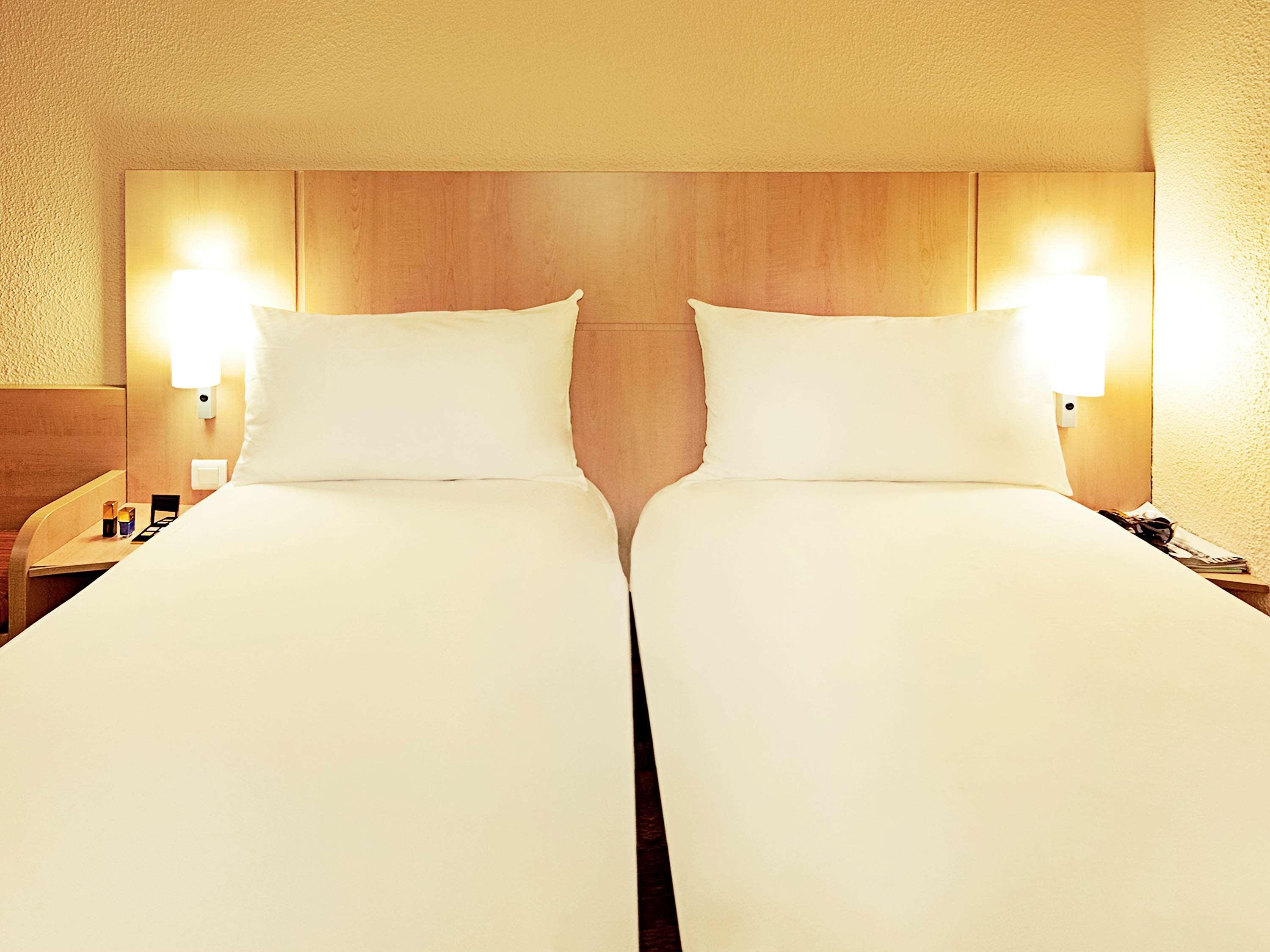 B&B Hotel Chartres Centre Cathedrale 3 Etoiles المظهر الخارجي الصورة