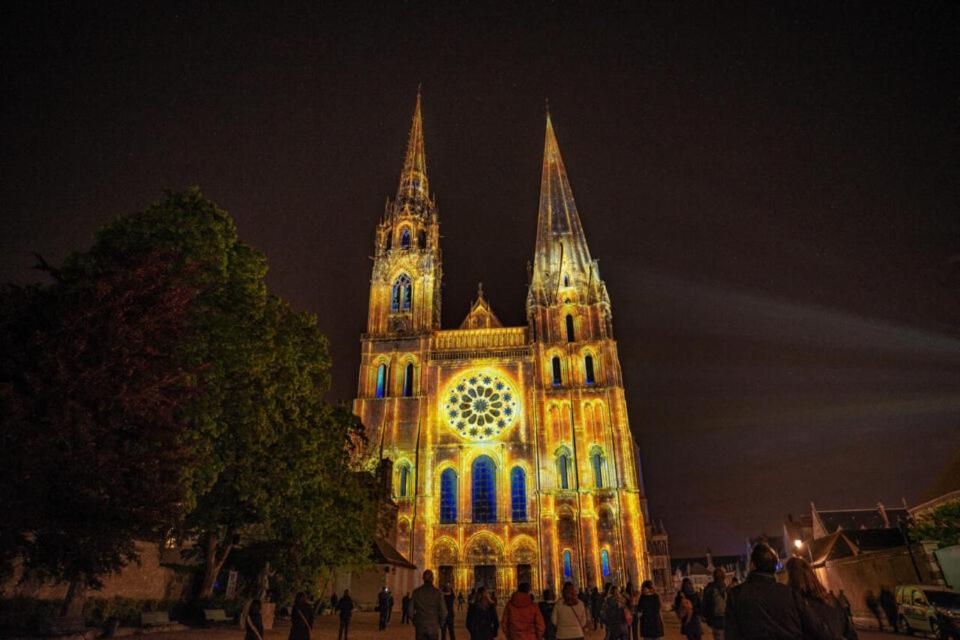 B&B Hotel Chartres Centre Cathedrale 3 Etoiles المظهر الخارجي الصورة